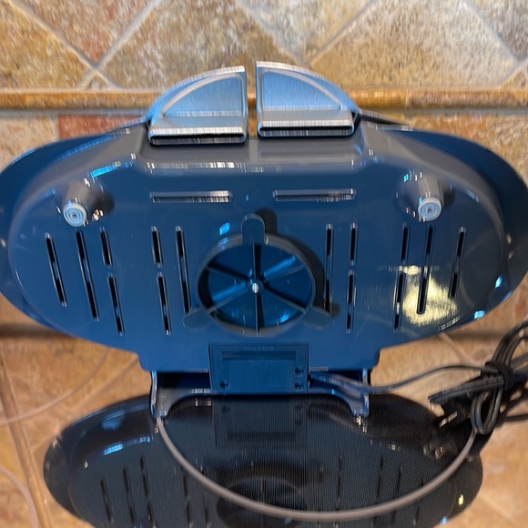 COPY - GT XPRESS DELUXE GRILLER... makes grilling so much fun....w/ 3 cookbooks! - Picture 6 of 10